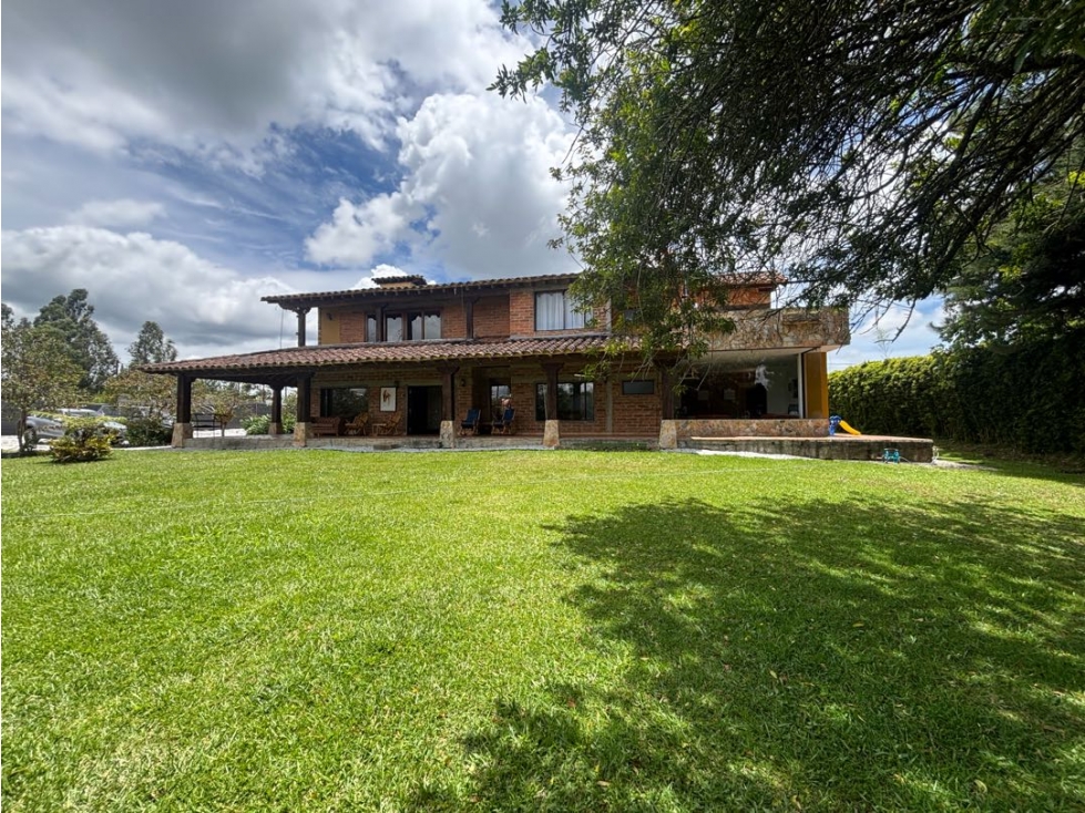 Venta o arriendo casa campestre con casa de mayordomo en El Carmen