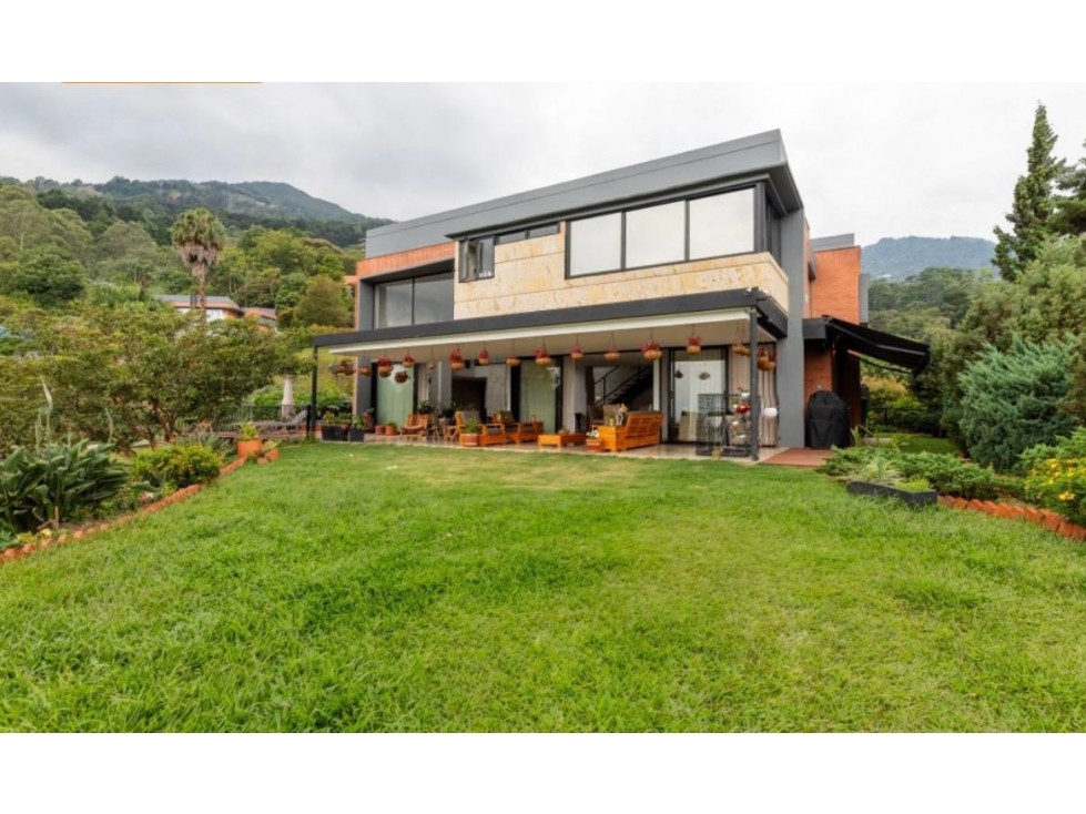 Casa El Poblado amoblada 5350 millones — foto 2
