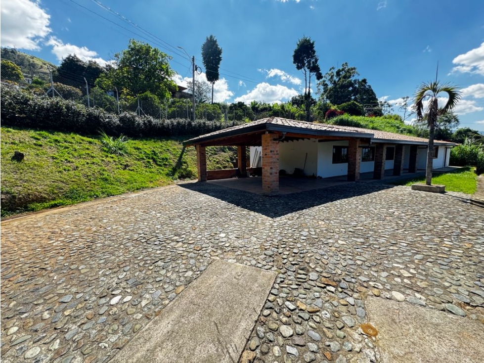Casa en Alquiler en Envigado Las Antillas