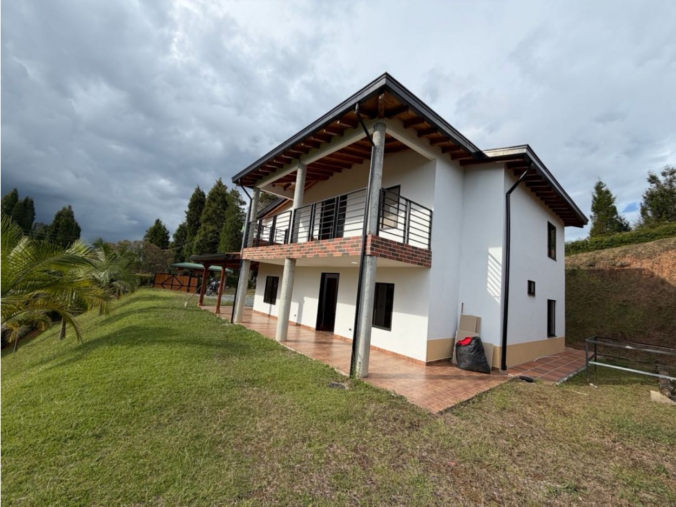 Casa en Alquiler en Guarne - 3