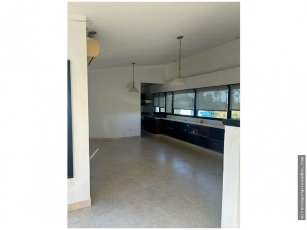 Casa en alquiler en Jauregui. - 2