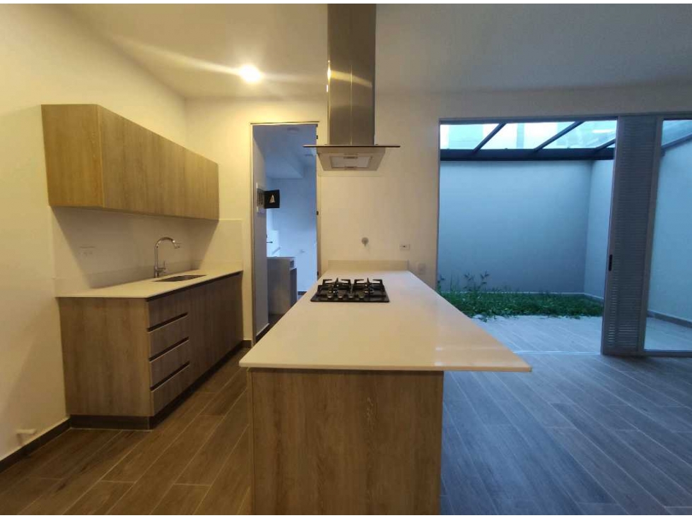 CASA EN ALQUILER o EN VENTA EN UNIDAD CERRADA CON PISCINA — foto 5