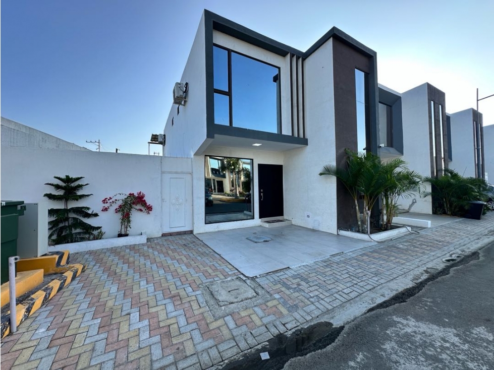 ALQUILER DE CASA AMOBLADA EN URBANIZACION PALERMO, MANTA — foto 2