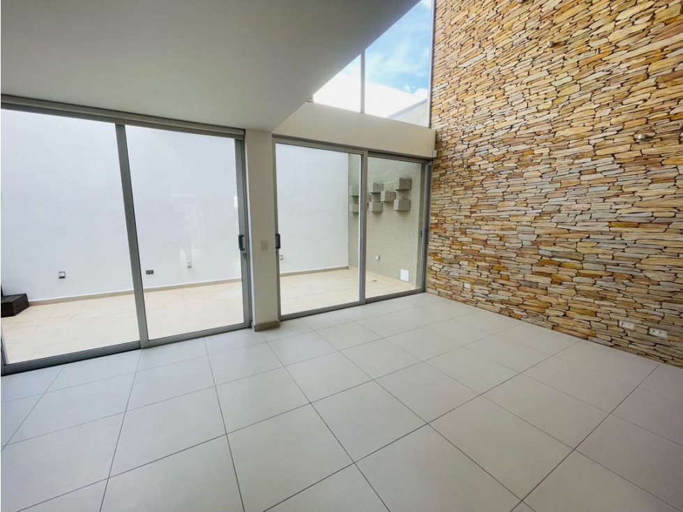 Casa en alquiler ubicada en Llanogrande — foto 3