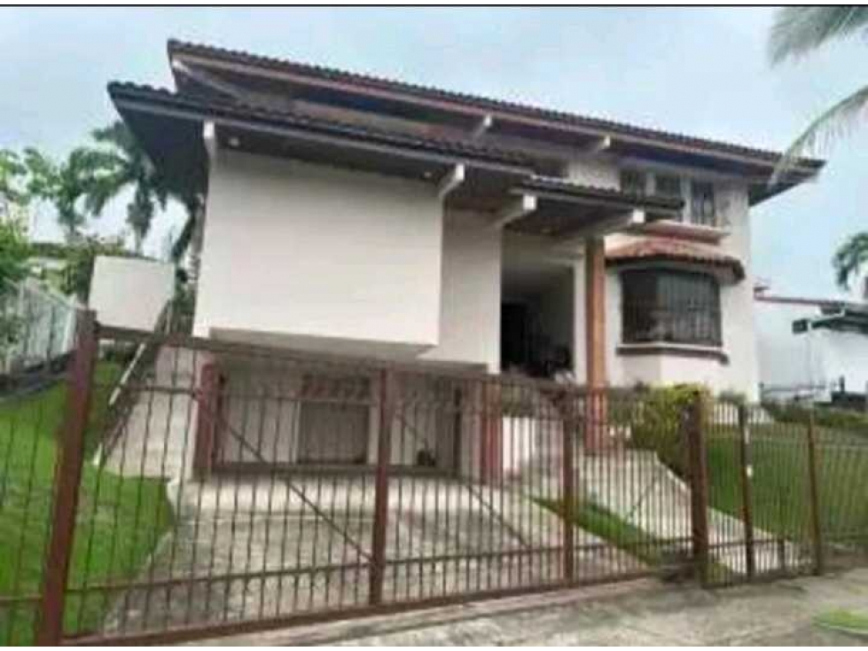 CASA DUPLEX EN ALTOS DEL GOLF EN LOMA ALEGRE 5REC 4.5B 450M2