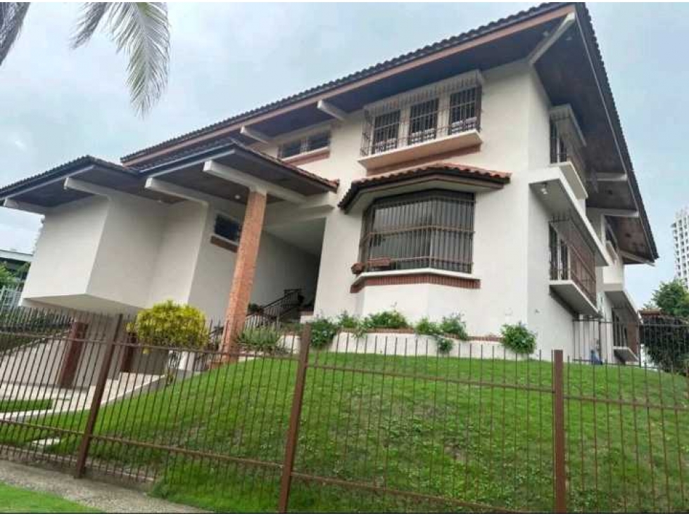 CASA DUPLEX EN ALTOS DEL GOLF EN LOMA ALEGRE 5REC 4.5B 450M2 — foto 2