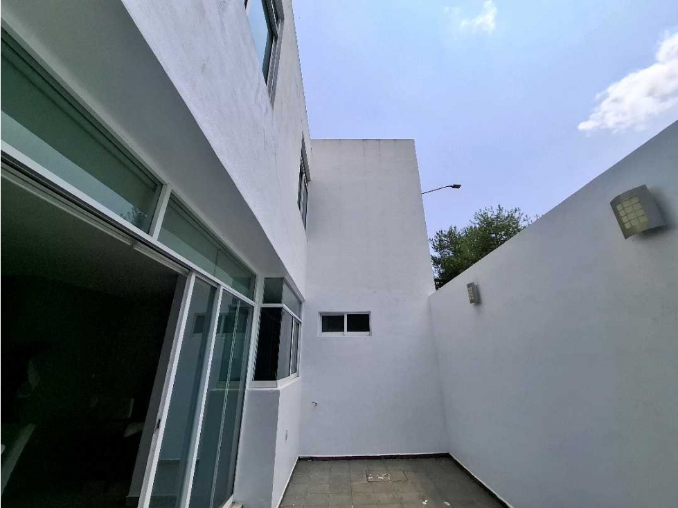CASA EN ALTOZANO