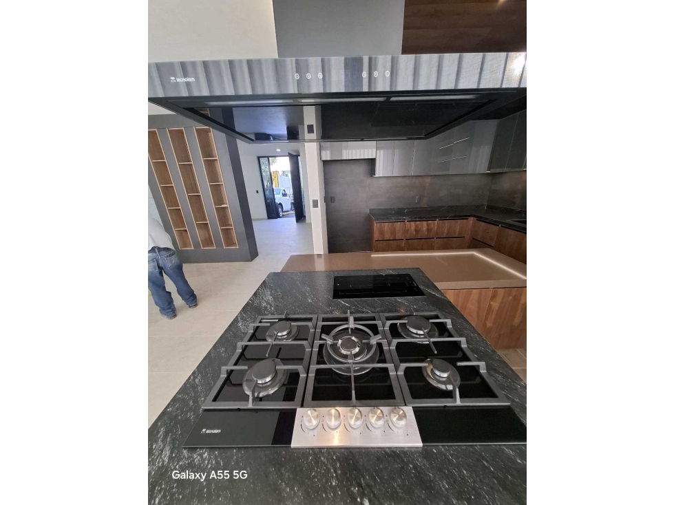 CASA EN ALTOZANO MORELIA DE 3 NIVELES — foto 2