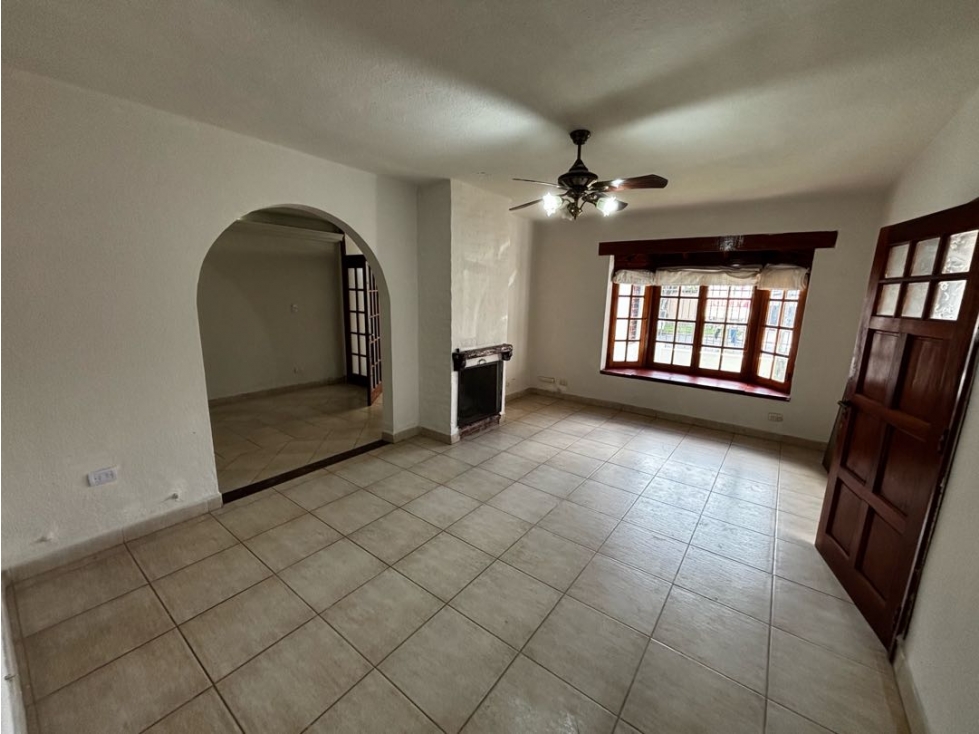 Casa en Ariel del Plata con 3 dormitorios, cochera y piscina en venta — foto 2