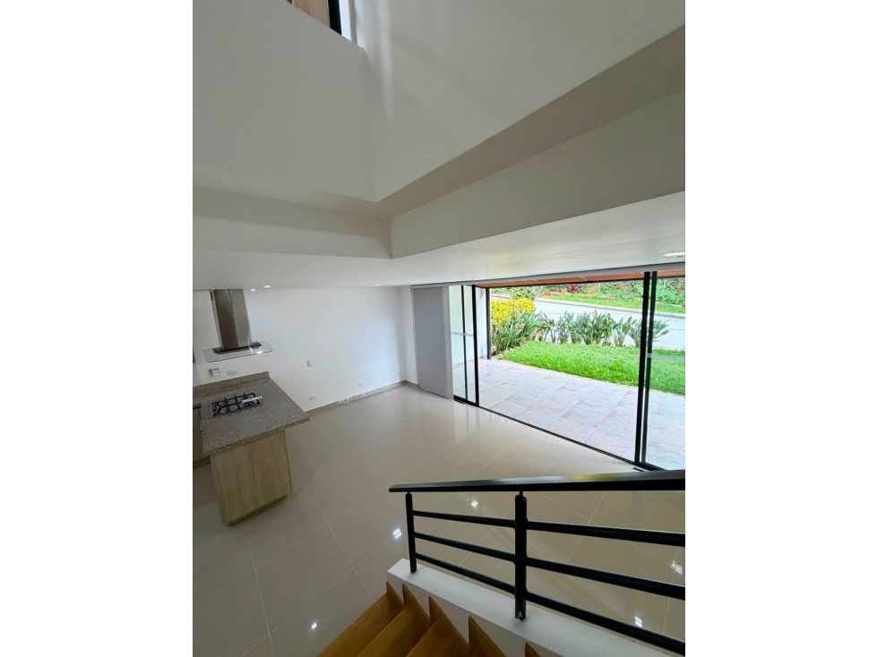 Casa en arriendo en El Retiro Antioquia , sector puro cuero — foto 3