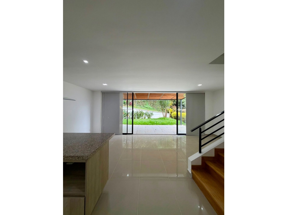 Casa en arriendo en El Retiro Antioquia , sector puro cuero — foto 5