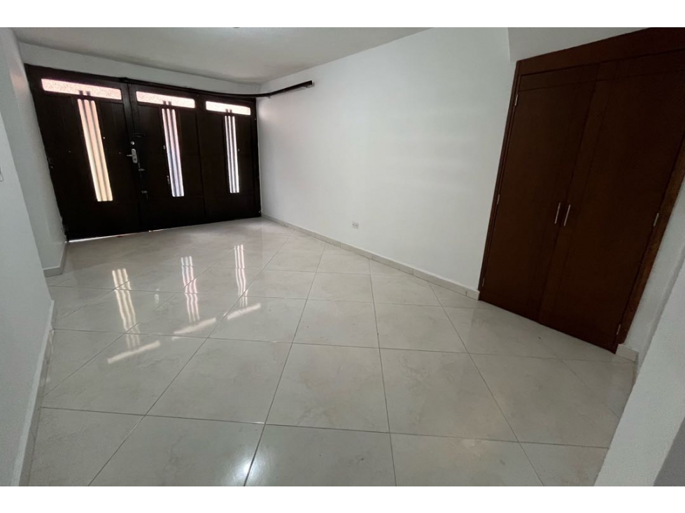 Casa en arriendo Envigado Barrio Mesa — foto 3