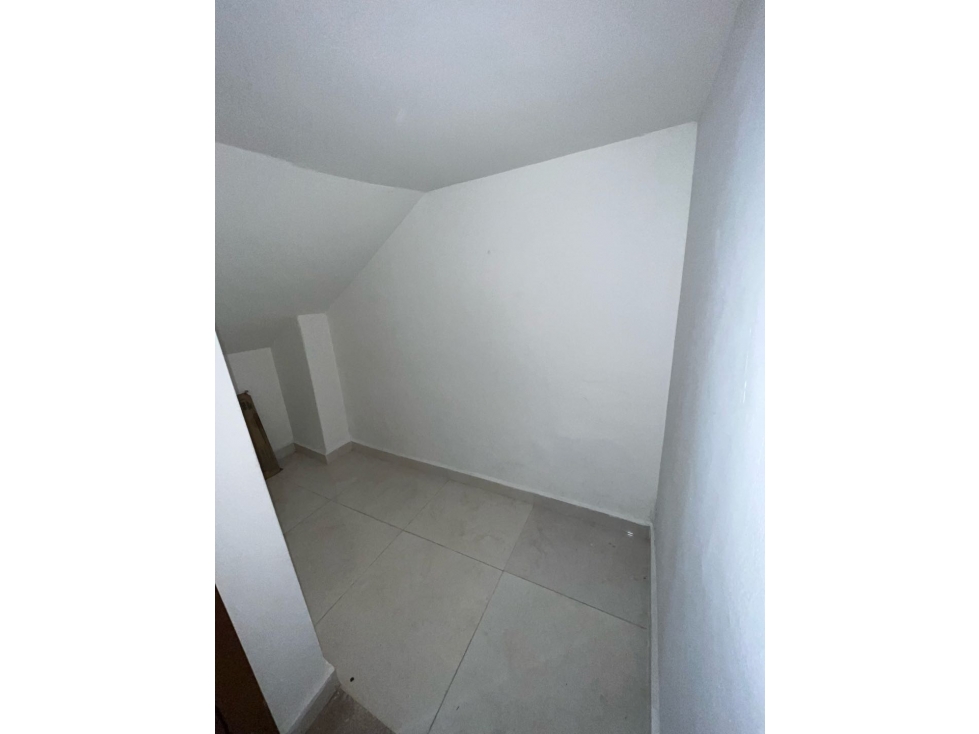 Casa en arriendo Envigado Barrio Mesa — foto 4