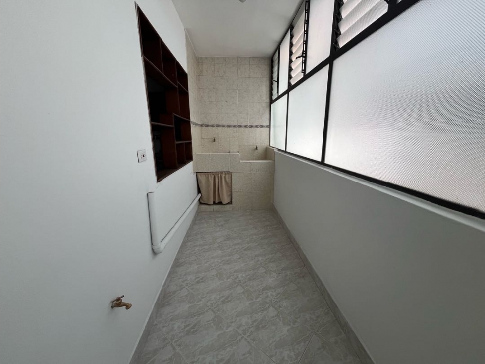 Casa en arriendo Envigado los naranjos — foto 2