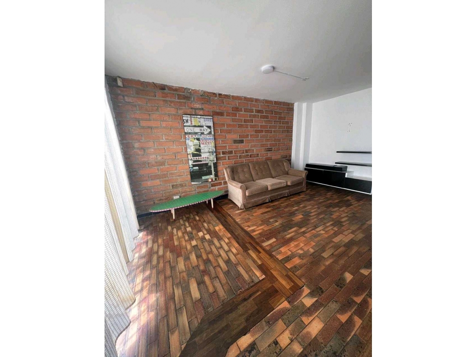 Casa en arriendo Escobero cerca al centro comercial Guadalcanal