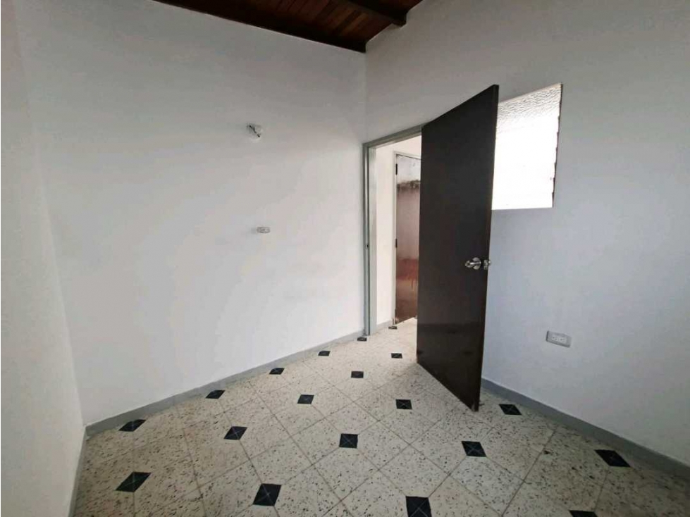 Casa en arriendo Laureles ideal para oficina, cerca al mall Laureles — foto 6