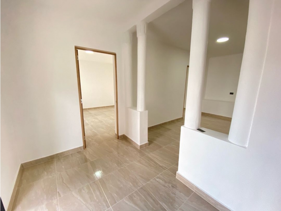 CASA EN ARRIENDO PRIMER PISO LA MILAGROSA — foto 2