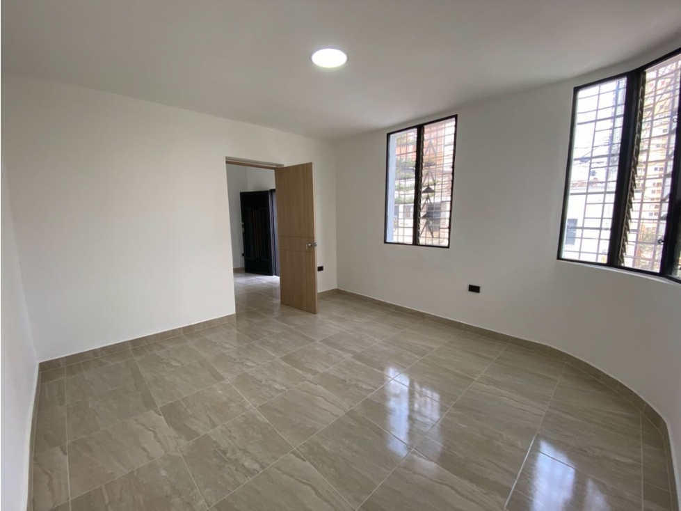 CASA EN ARRIENDO PRIMER PISO LA MILAGROSA — foto 3