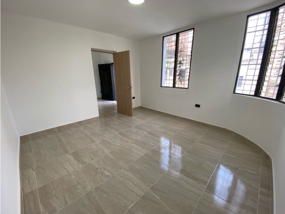 CASA EN ARRIENDO PRIMER PISO LA MILAGROSA — foto 4