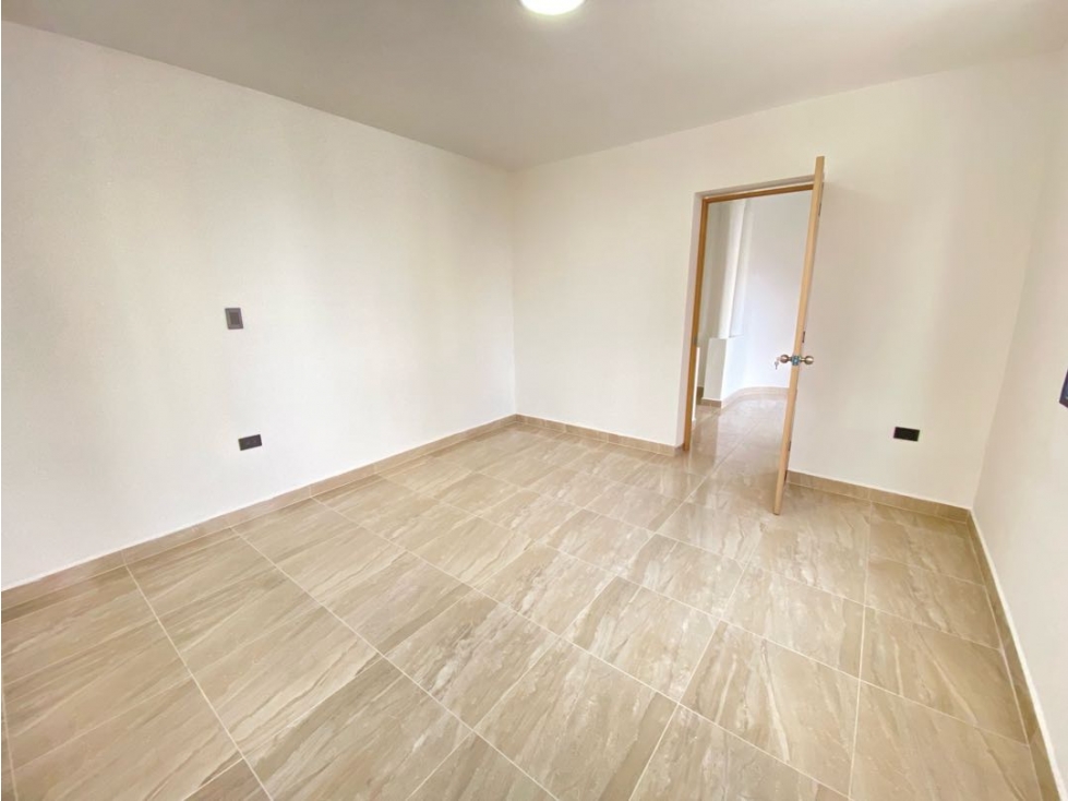 CASA EN ARRIENDO PRIMER PISO LA MILAGROSA — foto 5