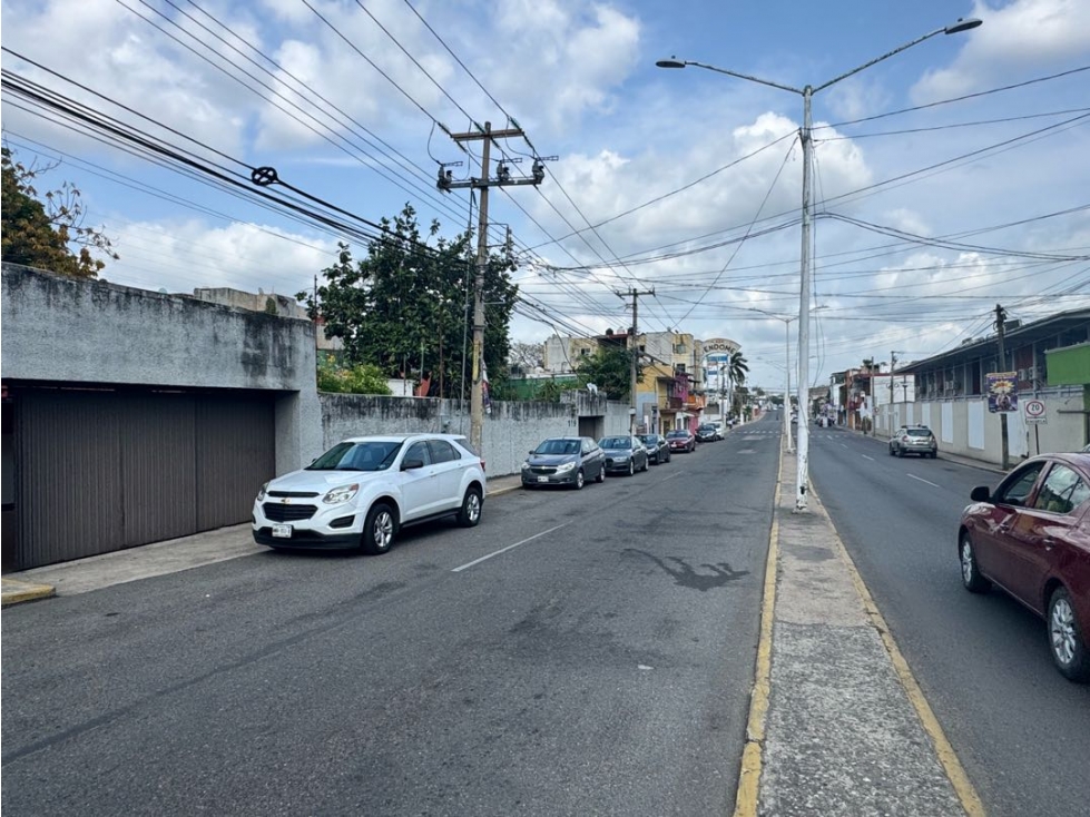 Casa en renta o venta en avenida transitada Deportiva de 1171 m2 — foto 2