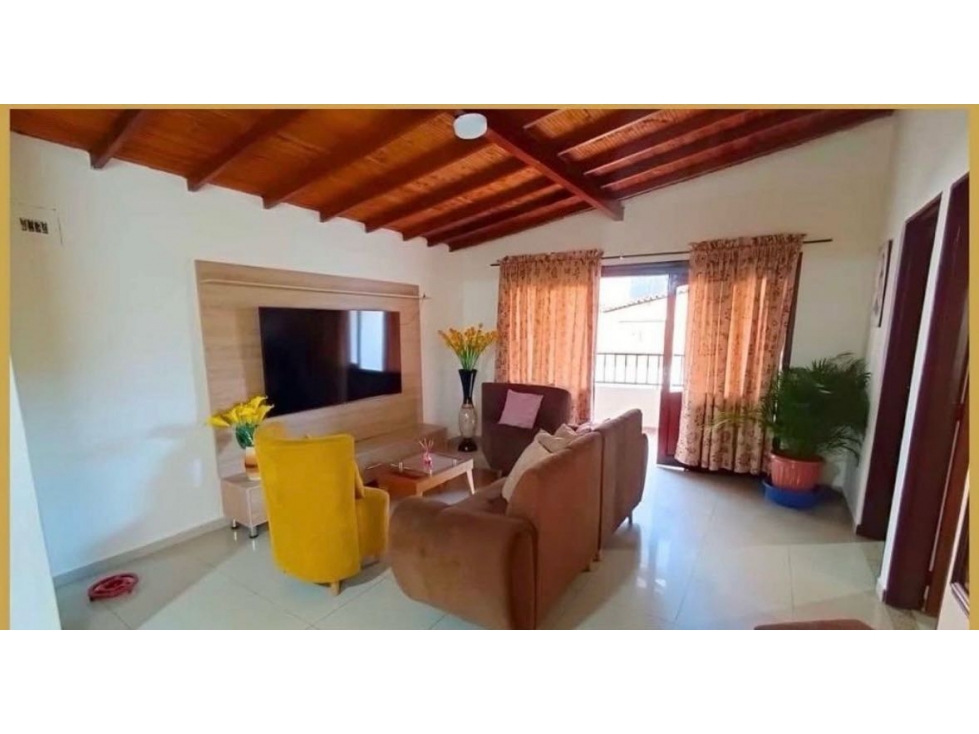CASA EN BELLO CERCA A LA CASA DE LA CULTURA!