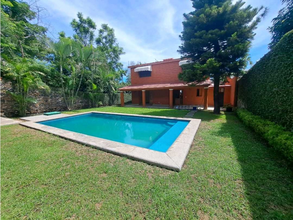 CASA EN BURGOS, ALBERCA, JARDÍN, EXCELENTES ACABADOS - 1