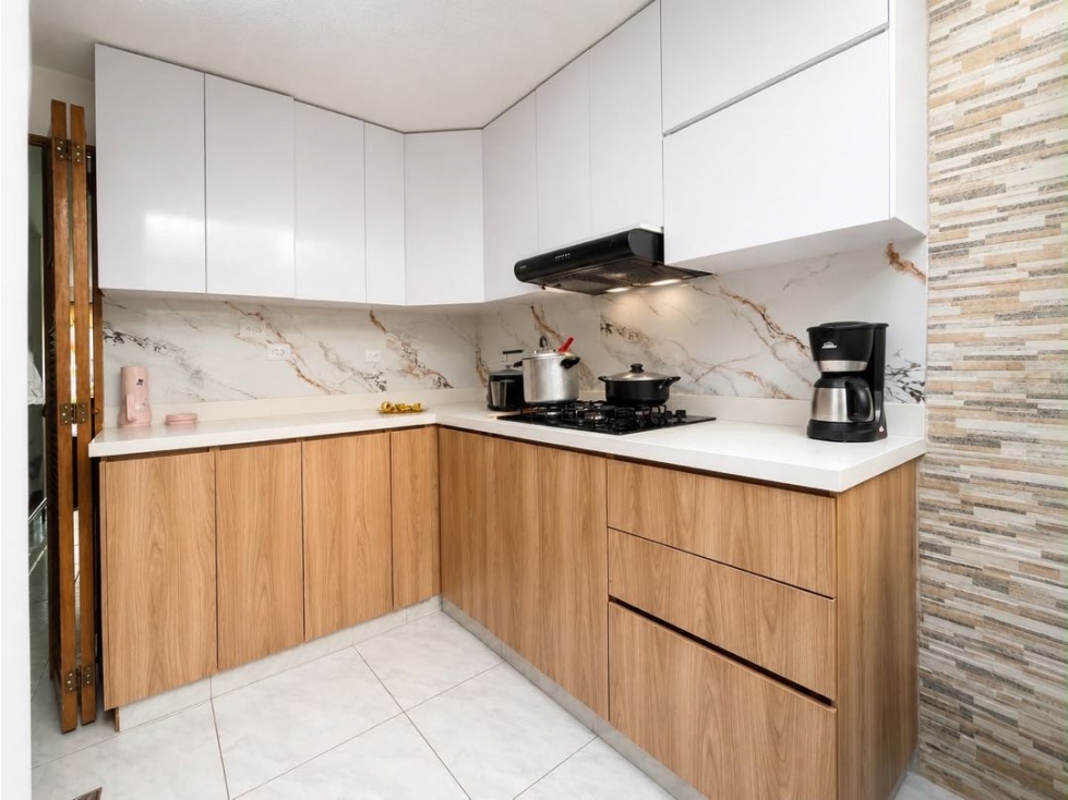 Casa en calasanz, 3 niveles, 4 habitaciones, 3 baños, parqueadero