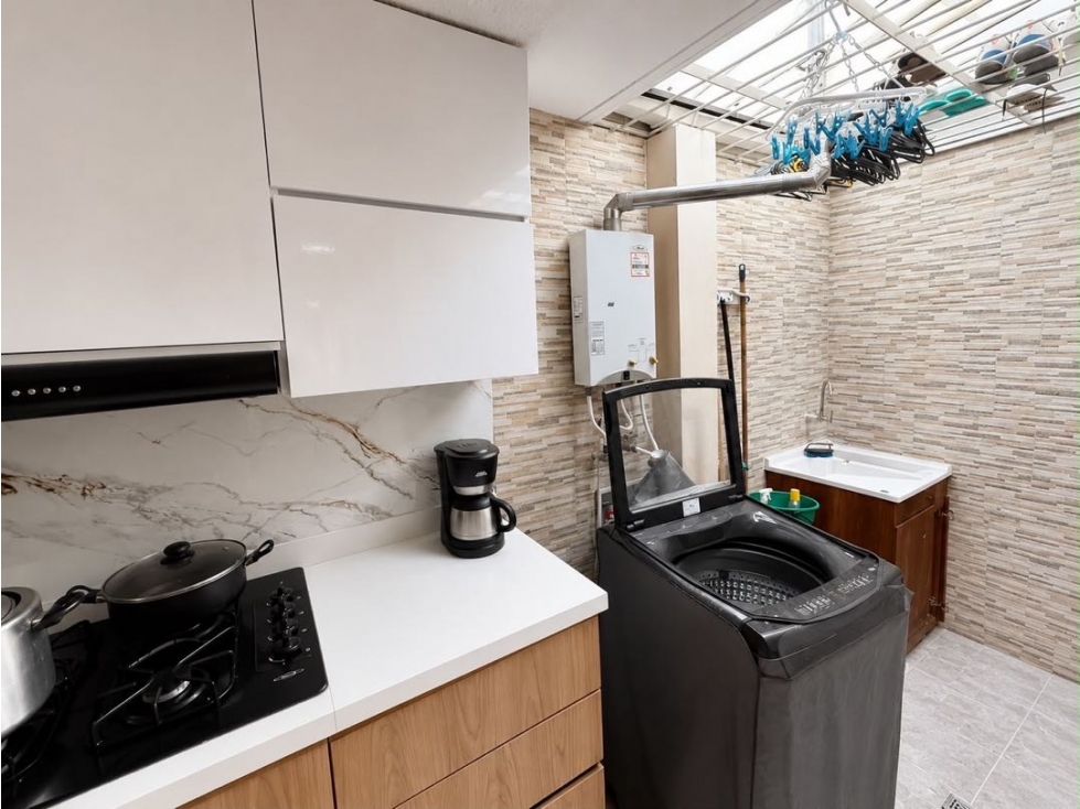 Casa en calasanz, 3 niveles, 4 habitaciones, 3 baños, parqueadero — foto 2
