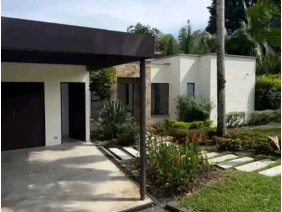 Casa en condominio cerca al clud campestre con piscina y jacuzzi — foto 2