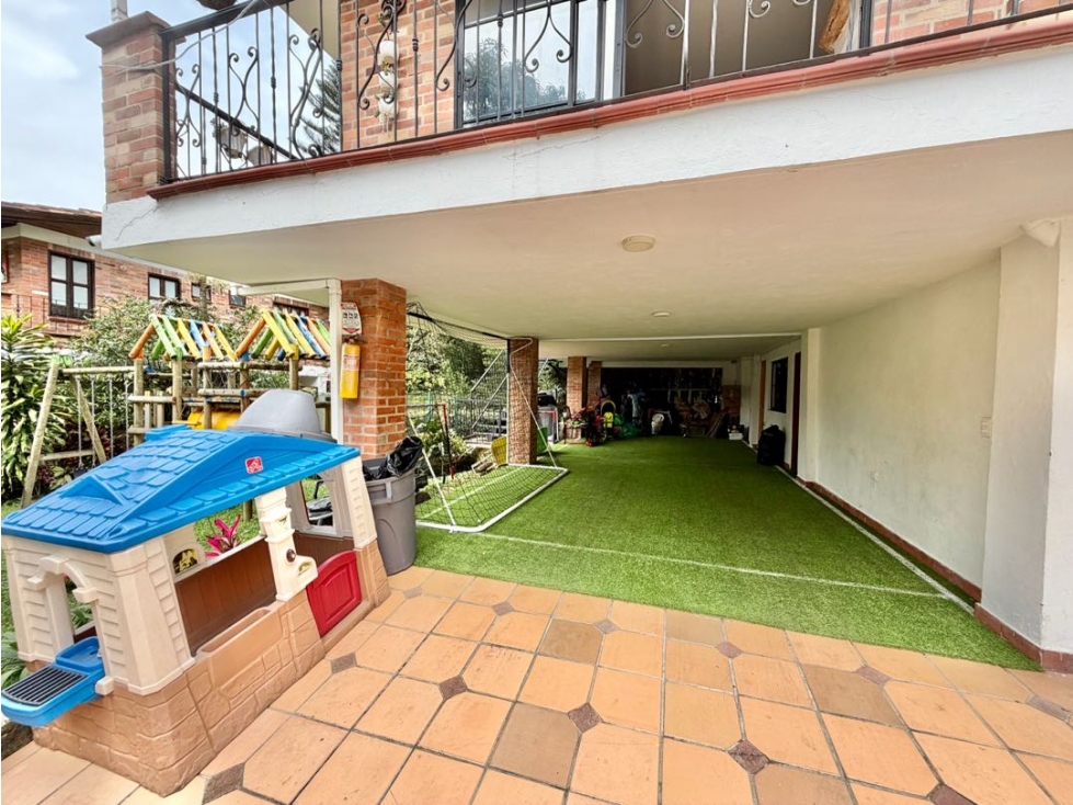 CASA DE 2 NIVELES EN CONDOMINIO CERRADO EN VENTA, SABANETA — foto 4
