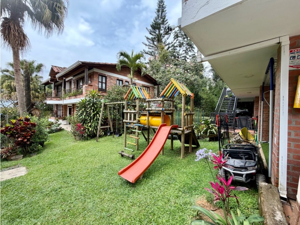 CASA DE 2 NIVELES EN CONDOMINIO CERRADO EN VENTA, SABANETA — foto 3