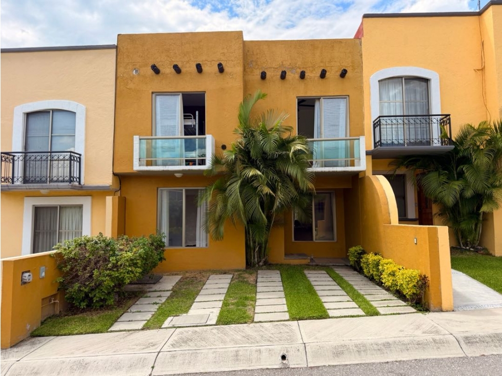 Casa en condominio con alberca y jardín con 100 M2 de construcción - 3