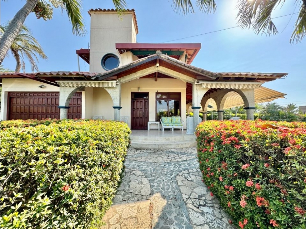 Casa en conjunto cerrado con vista lejana al mar - 2