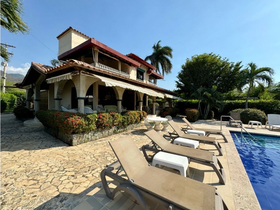 Casa en conjunto cerrado con vista lejana al mar - 5