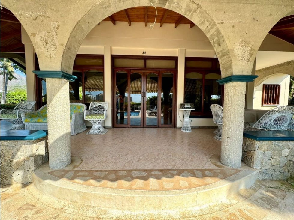 Casa en conjunto cerrado con vista lejana al mar - 6