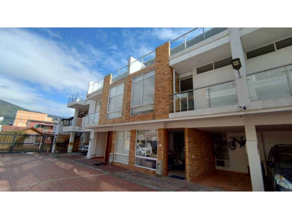 CASA EN CONJUNTO CERRADO COTA VENTA
