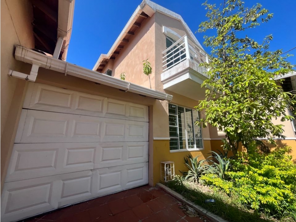 Casa en conjunto cerrado en venta, sector La Castellana