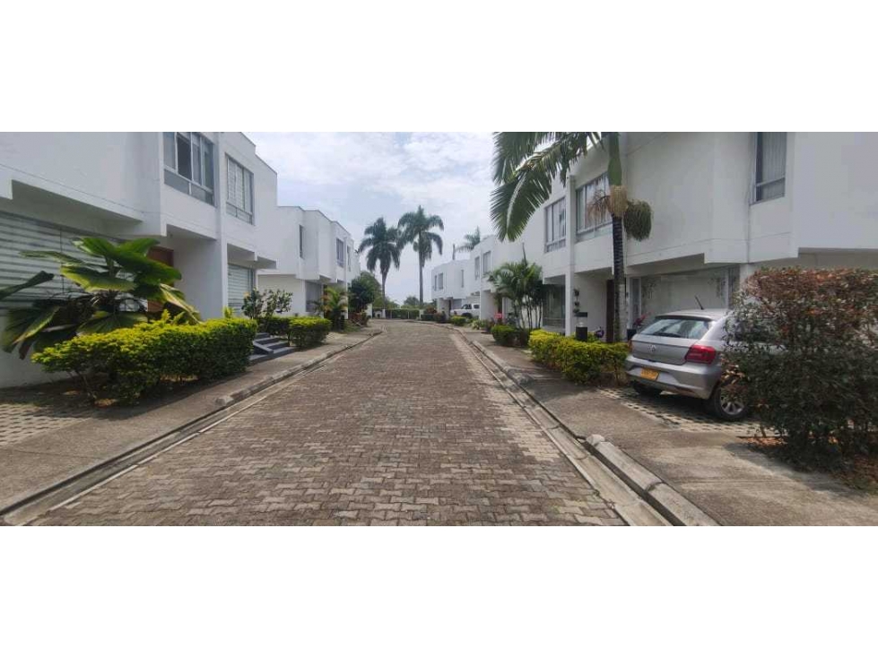 Casa en conjunto de 155 M2 en 499 mill en La Mesa Cund, oportunidad