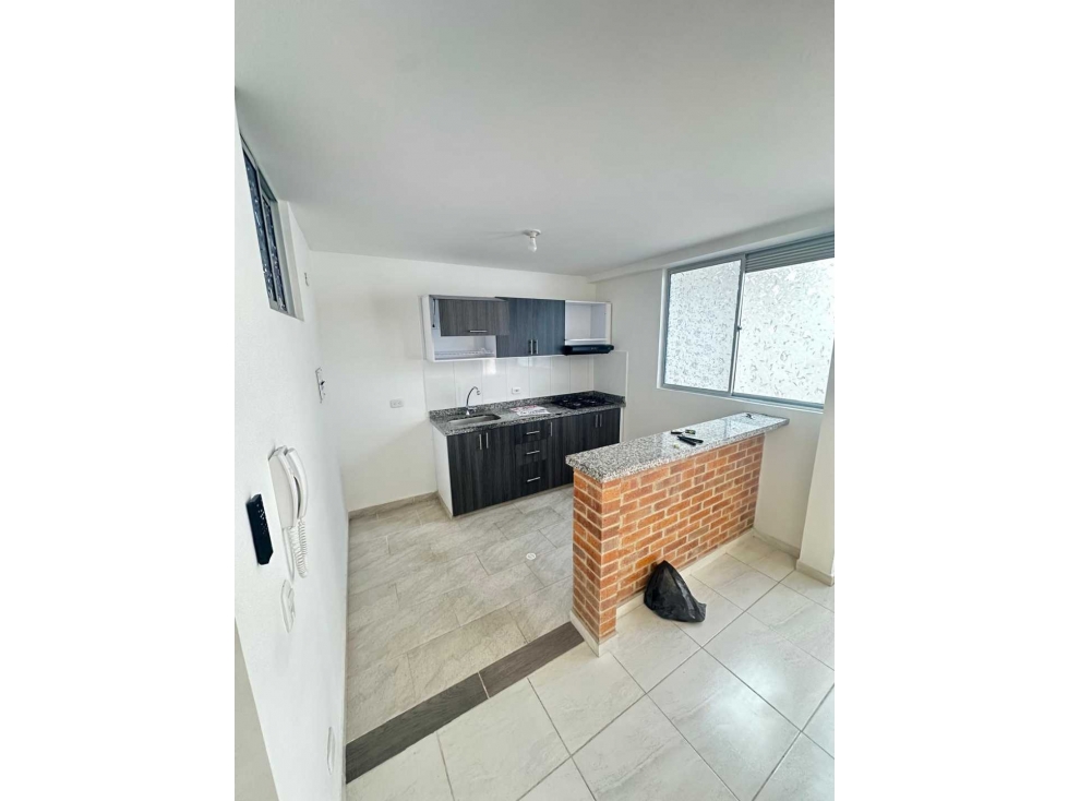 Casa en conjunto de 157 M2 en 410 mill en la gran via sede Tena Cund