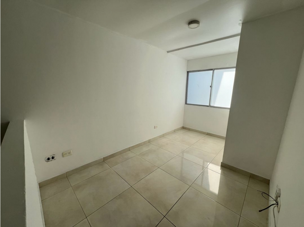 CASA EN CONJUNTO EN ARRIENDO CIUDAD JARDÍN — foto 3