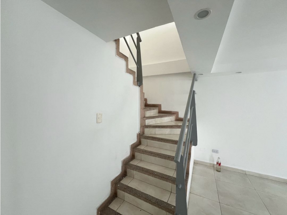 CASA EN CONJUNTO EN ARRIENDO CIUDAD JARDÍN — foto 4