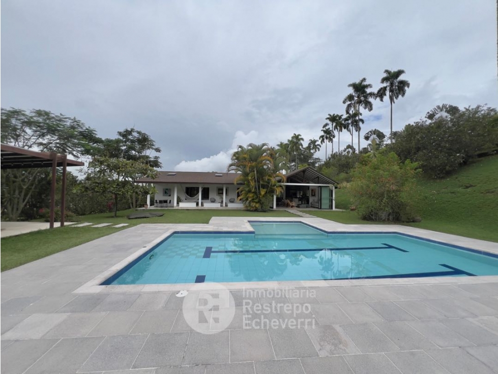 Casa en conjunto en venta. Sector San Bernardo del viento. Manizales.