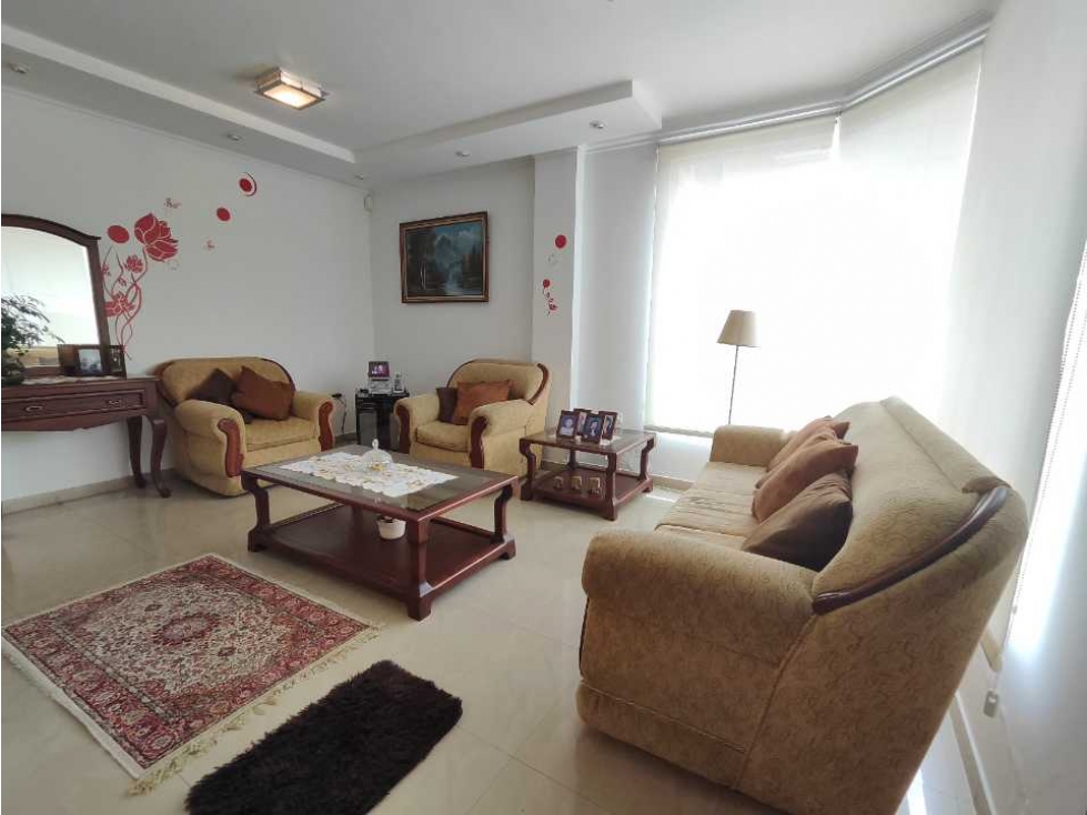 CASA EN CONJUNTO VALLE DE LOS CHILLOS CONOCOTO $130.000 AN - 2