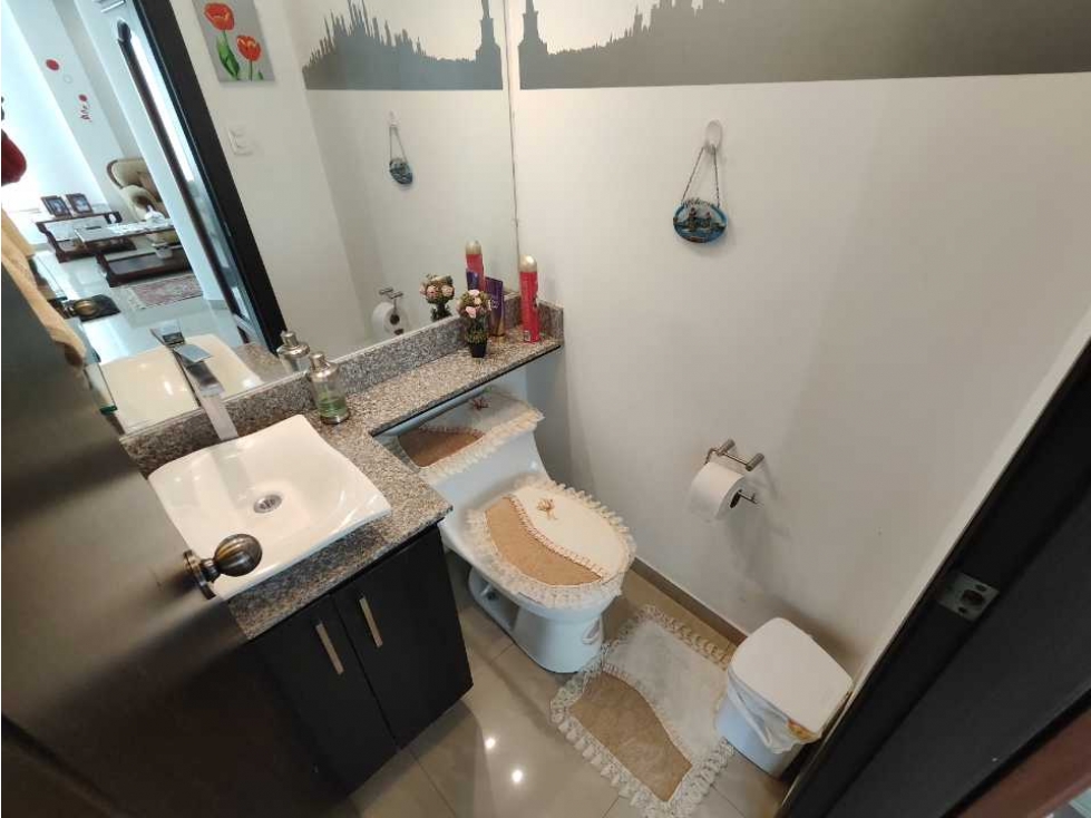 CASA EN CONJUNTO VALLE DE LOS CHILLOS CONOCOTO $130.000 AN - 5