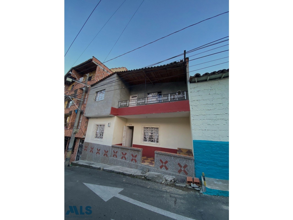 Casa en Copacabana con posibilidad de construir(MLS#259658) - 1
