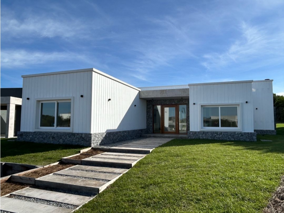 CASA EN COSTA ESMERAL SENDERO IV LOTE 391