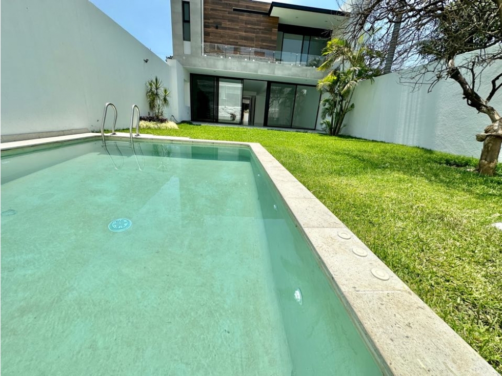Casa en Cuernavaca RENTA, con SEGURIDAD y ALBERCA