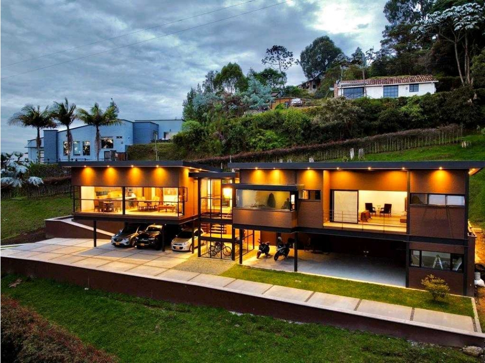 CASA EN AV. LAS PALMAS SECTOR PEÑASCO