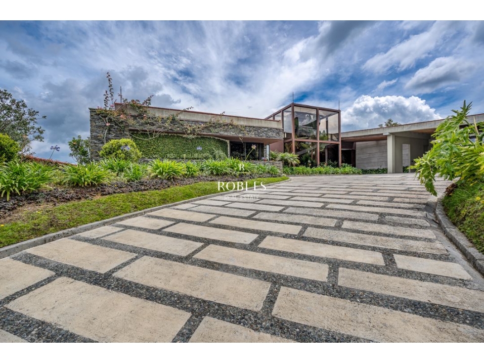 Casa Alto De Las Palmas Diseño Espectacular